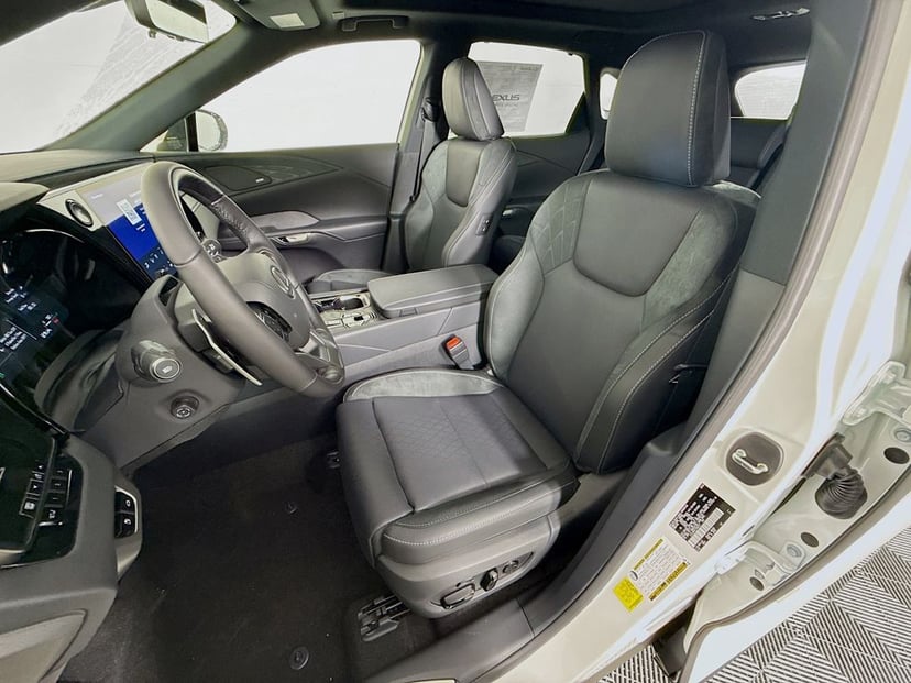 2026 LEXUS RX PLUG-IN HYBRID ELECTRIC VEHICLE - Image 15