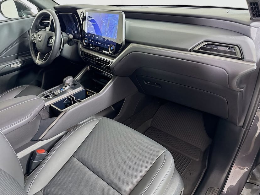 2025 LEXUS TX 350 - Image 28
