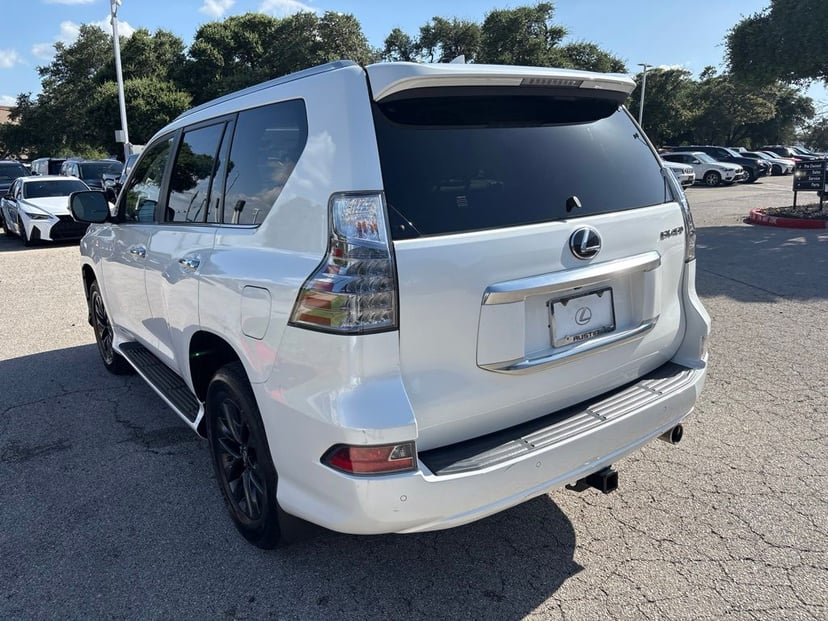2022 LEXUS GX 460 - Image 2