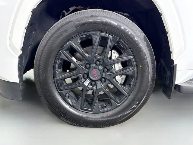 2024 Toyota Sequoia - Image 33