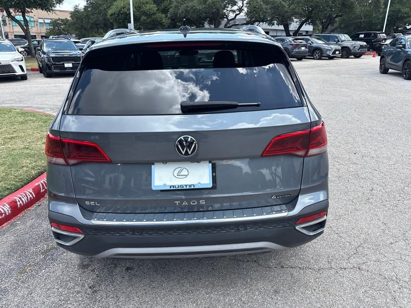 2022 Volkswagen Taos - Image 3