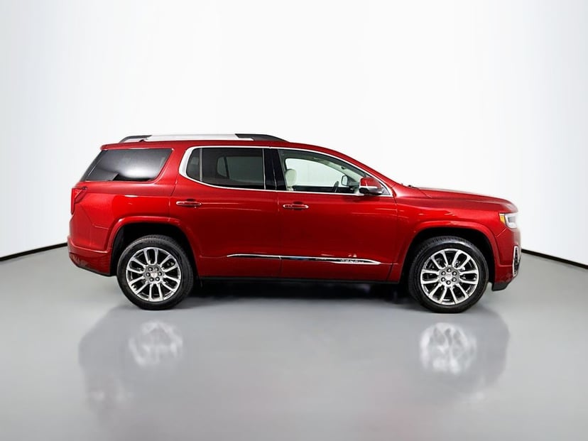 2022 GMC Acadia - Image 4