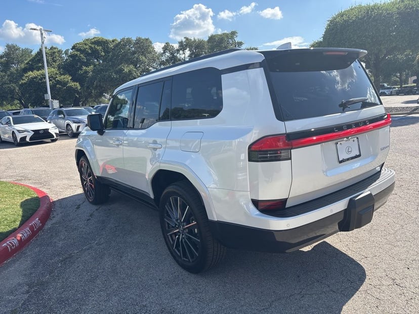 2026 LEXUS GX 550 - Image 2