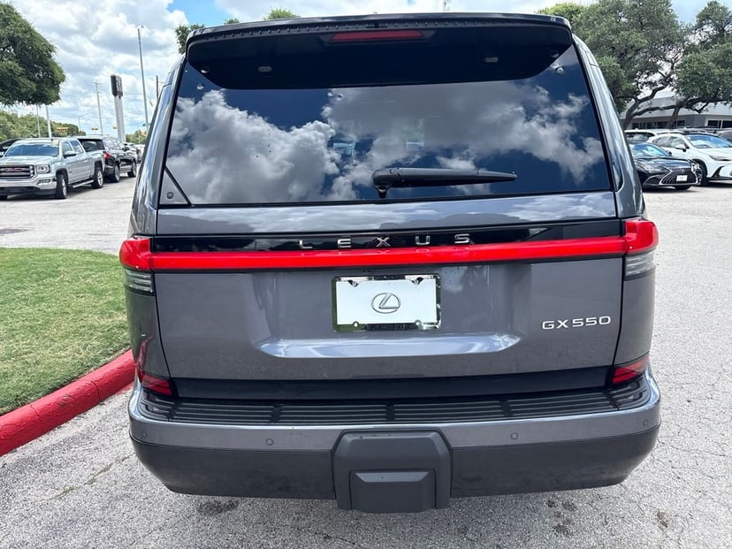 2024 LEXUS GX 550 - Image 3