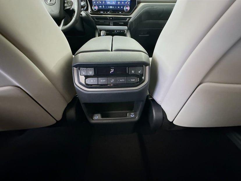 2026 LEXUS TX - Image 18