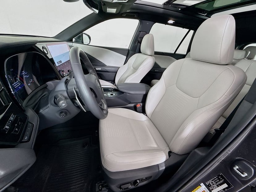 2026 LEXUS TX 350 - Image 21