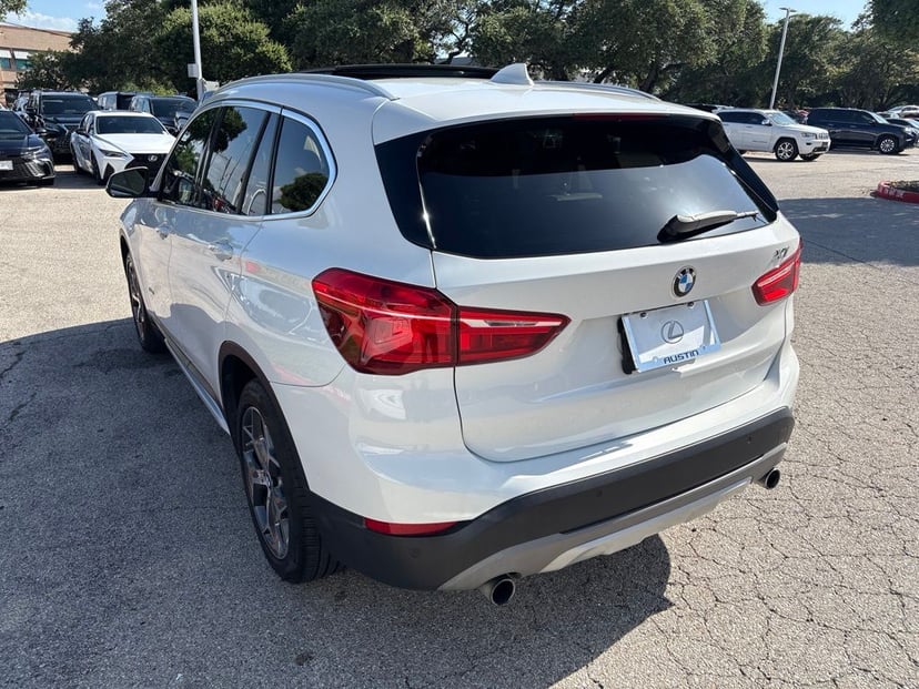 2017 BMW X1 - Image 2