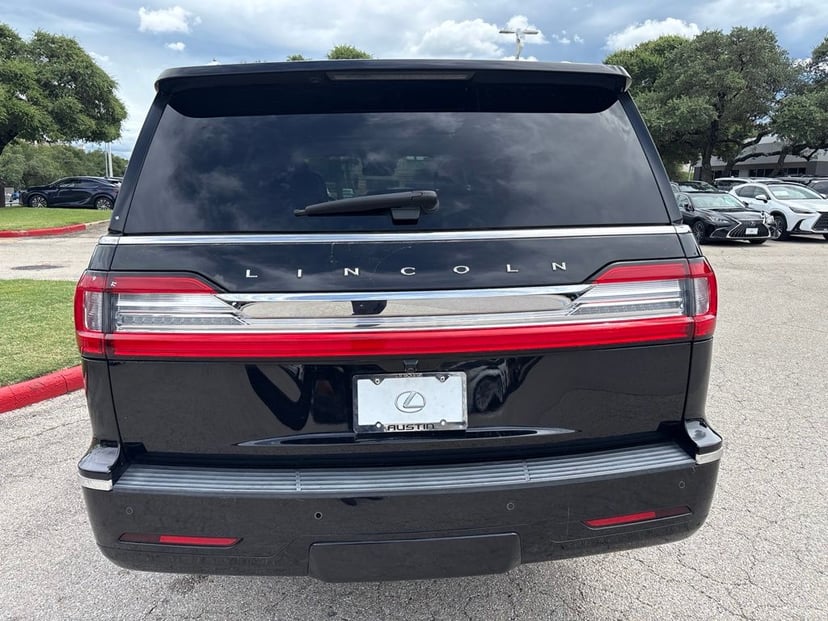 2021 Lincoln Navigator - Image 3