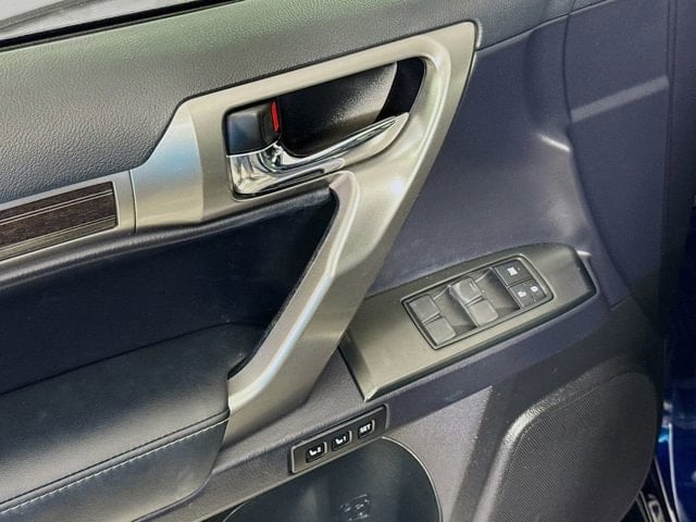 2023 LEXUS GX 460 - Image 18