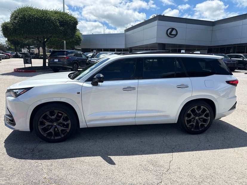 2024 LEXUS TX 500h - Image 1