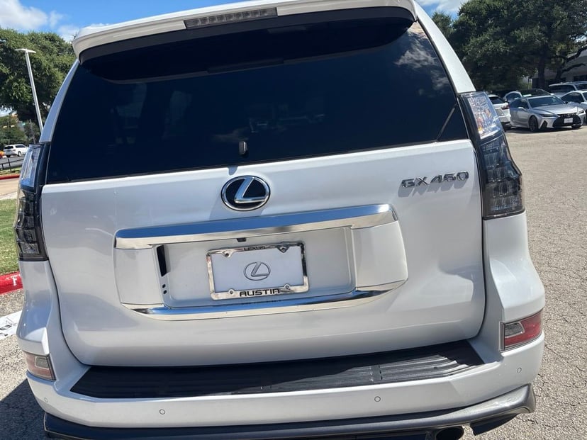 2023 LEXUS GX 460 - Image 3