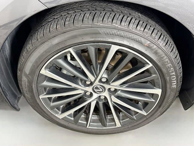 2025 LEXUS ES 300h - Image 32