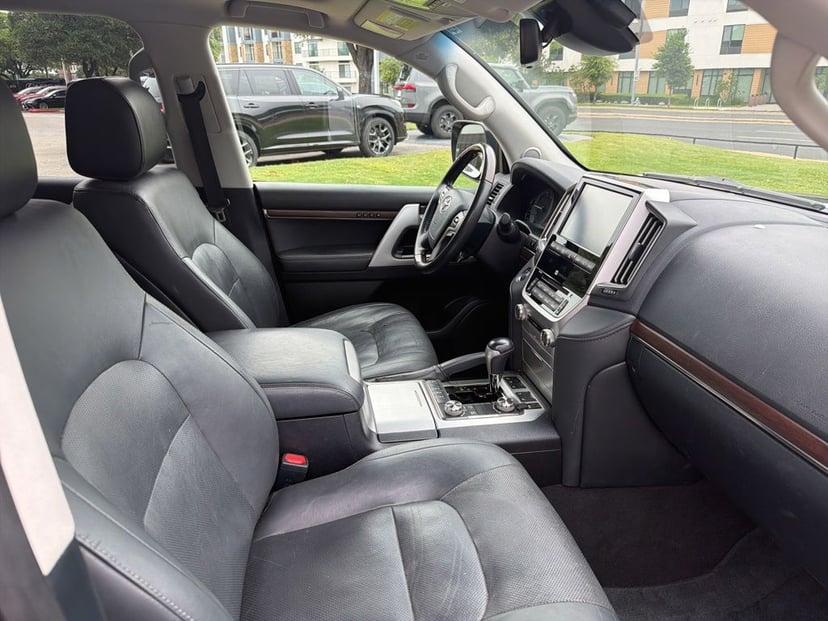 2021 Toyota Land Cruiser - Image 3