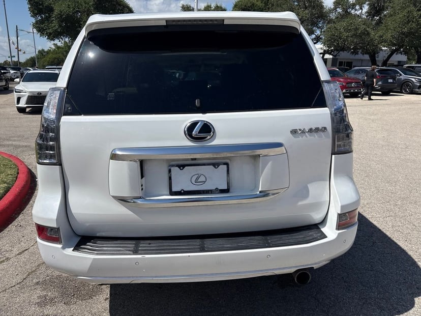 2022 LEXUS GX 460 - Image 2