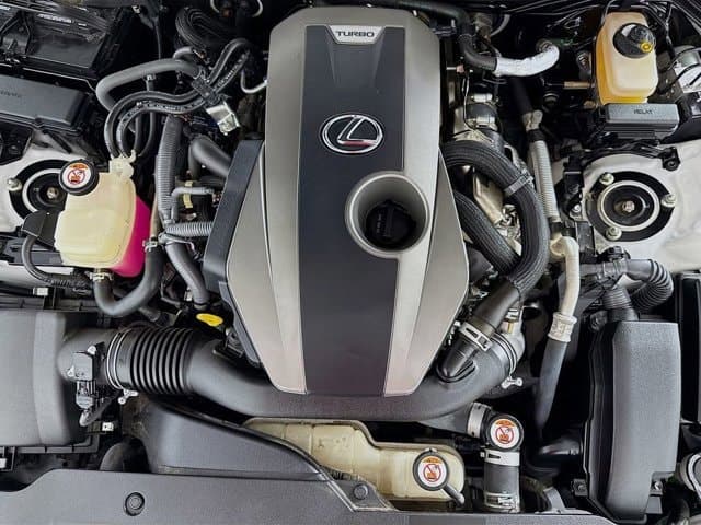 2018 LEXUS IS 300 - Image 32