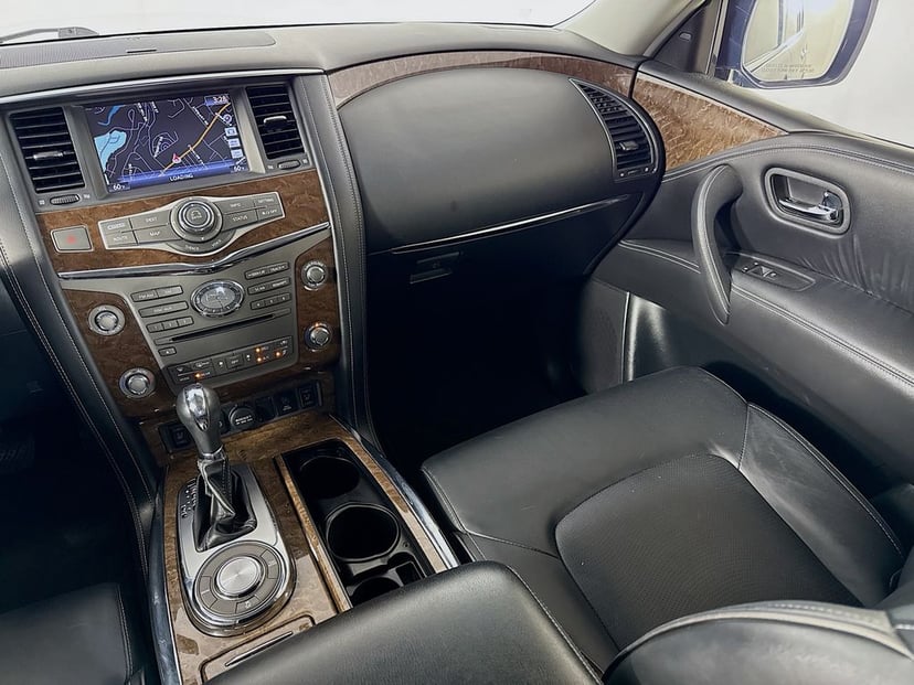 2015 INFINITI QX80 - Image 24