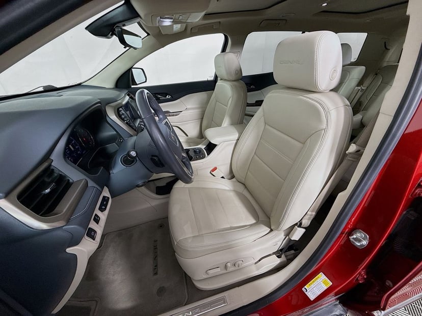2022 GMC Acadia - Image 22