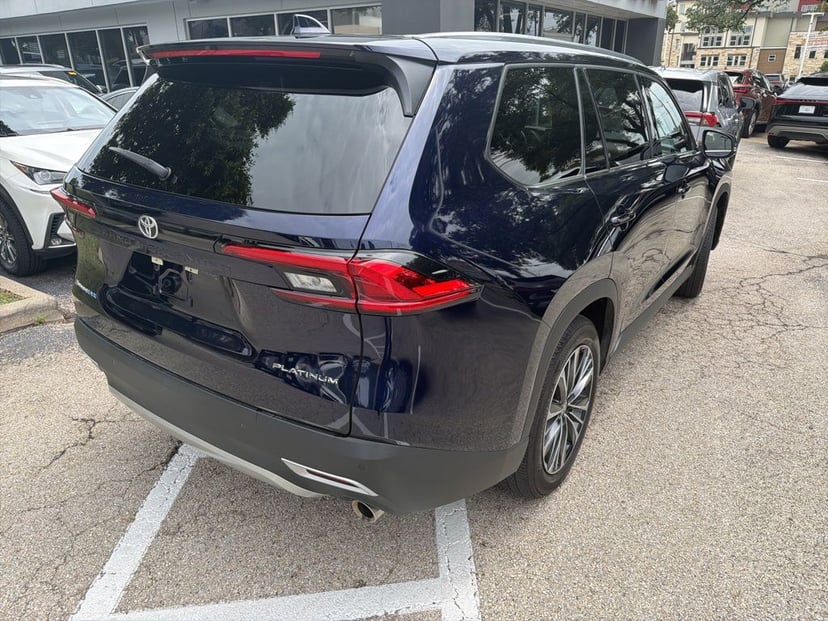 2024 Toyota Grand Highlander Hybrid - Image 4