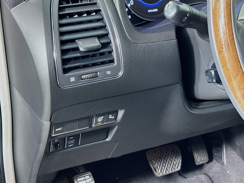 2015 INFINITI QX80 - Image 9
