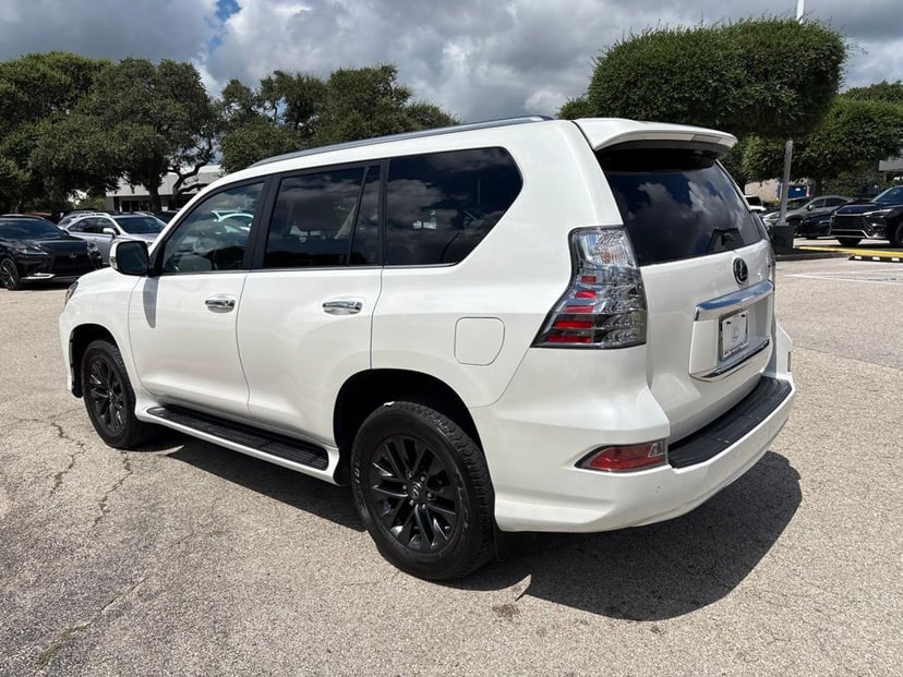 2023 LEXUS GX 460 - Image 2