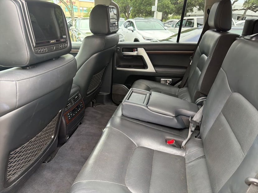 2021 Toyota Land Cruiser - Image 9
