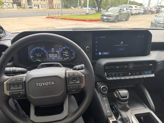 2025 Toyota Land Cruiser - Image 12