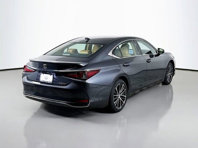 2025 LEXUS ES 300h - Image 5