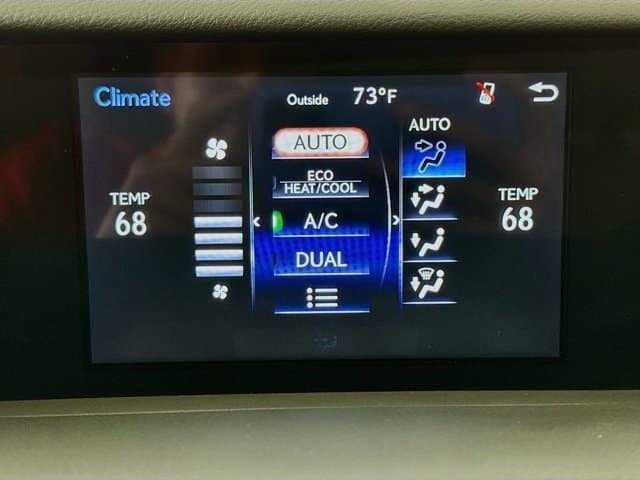 2018 LEXUS IS 300 - Image 16