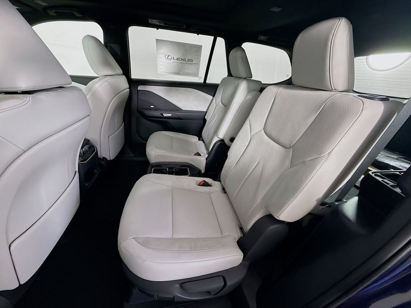 2026 LEXUS TX - Image 17