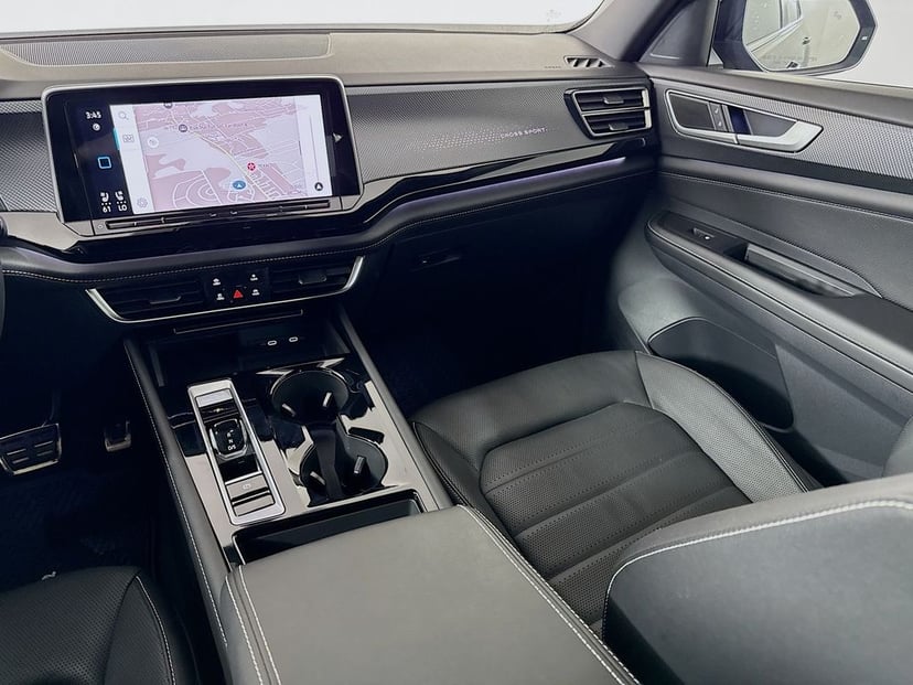 2024 Volkswagen Atlas Cross Sport - Image 24
