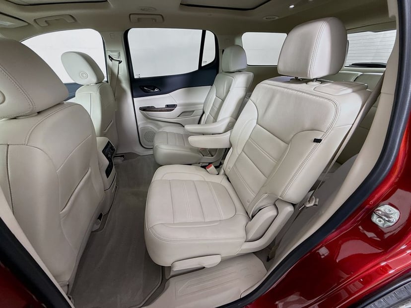 2022 GMC Acadia - Image 26