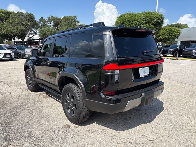 2026 LEXUS GX 550 - Image 2