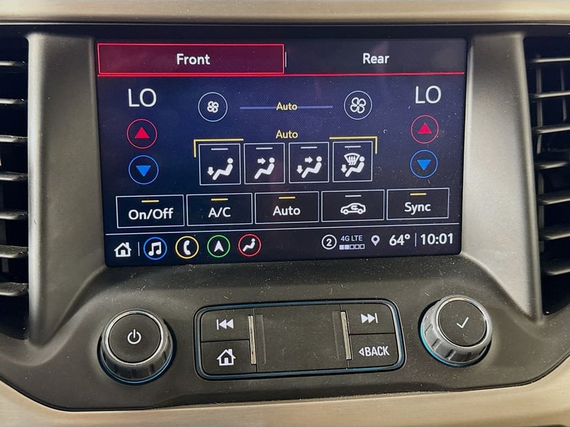 2022 GMC Acadia - Image 16