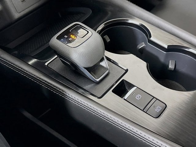 2023 Nissan Rogue - Image 16