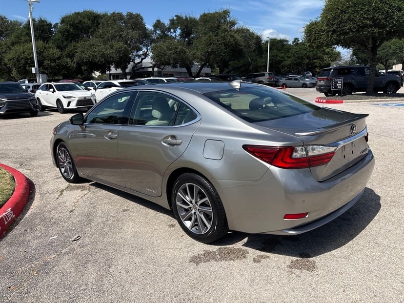 2018 LEXUS ES 300h - Image 2