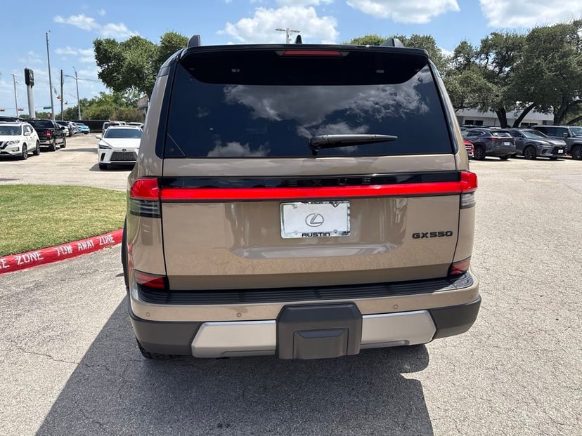 2026 LEXUS GX 550 - Image 3