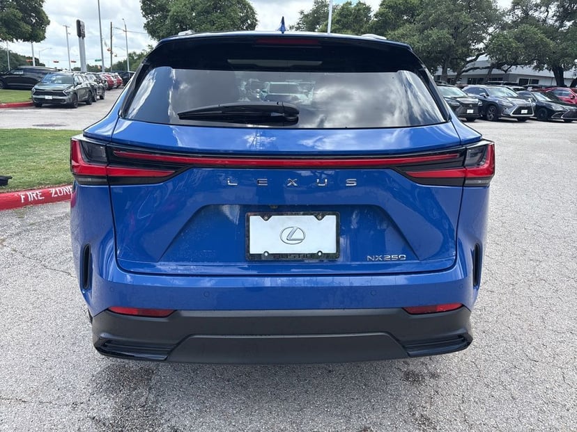2025 LEXUS NX 250 - Image 3