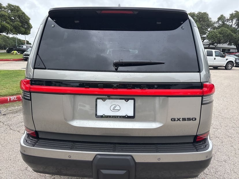 2024 LEXUS GX 550 - Image 4