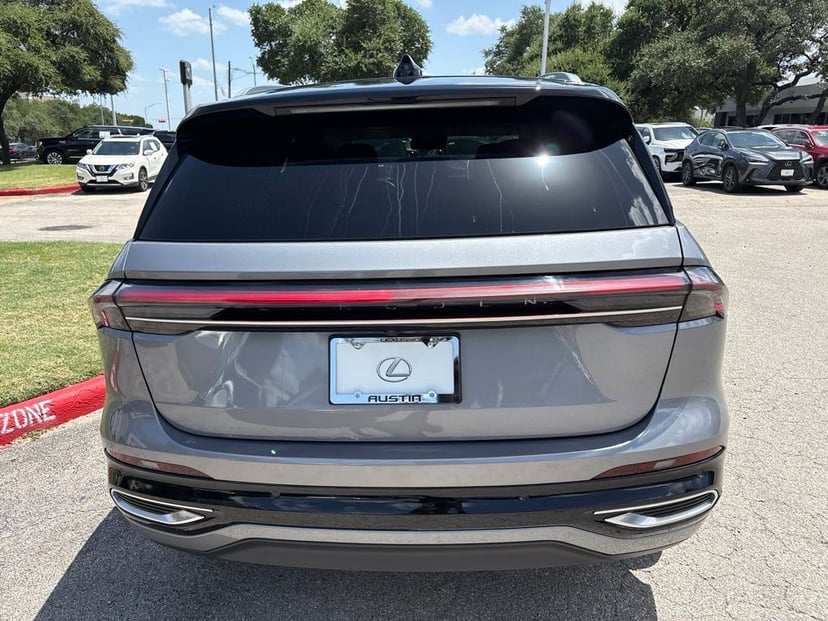 2024 Lincoln Nautilus - Image 2