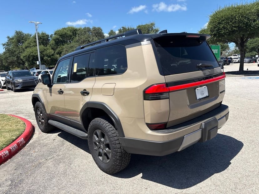 2026 LEXUS GX 550 - Image 2