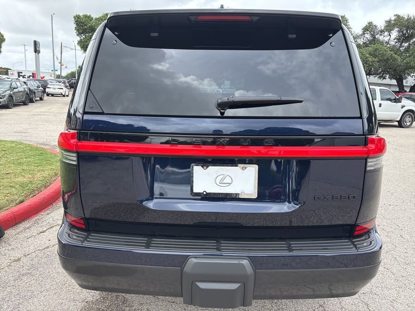 2025 LEXUS GX 550 - Image 3