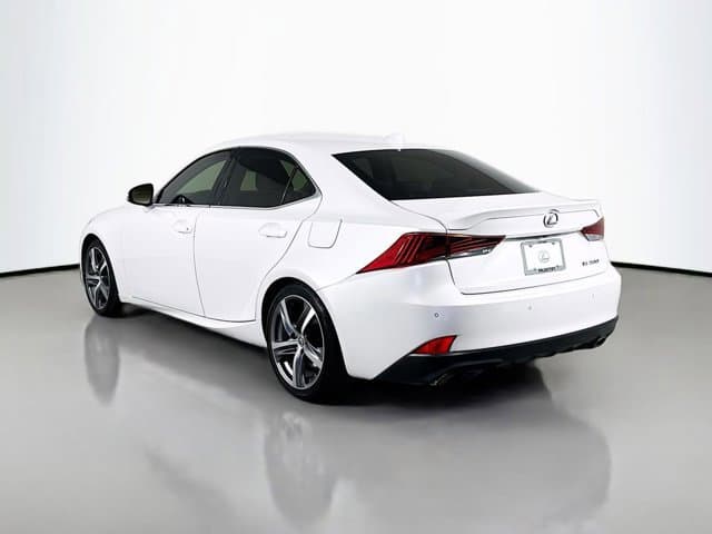 2018 LEXUS IS 300 - Image 7