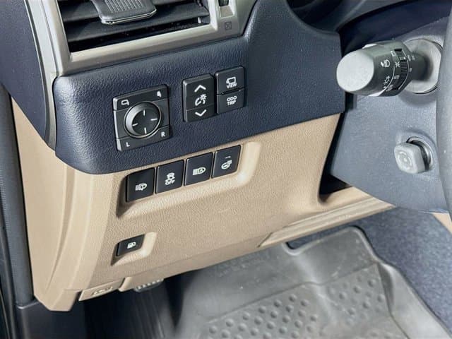 2023 LEXUS GX 460 - Image 10