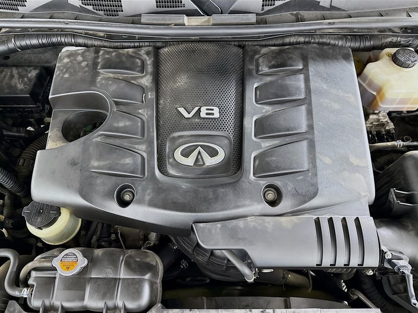 2015 INFINITI QX80 - Image 31