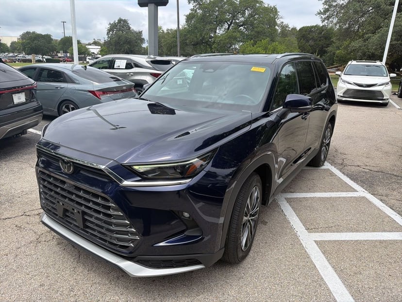 2024 Toyota Grand Highlander Hybrid - Image 9
