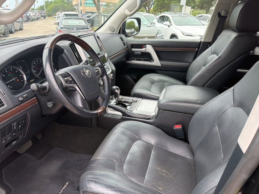 2021 Toyota Land Cruiser - Image 10