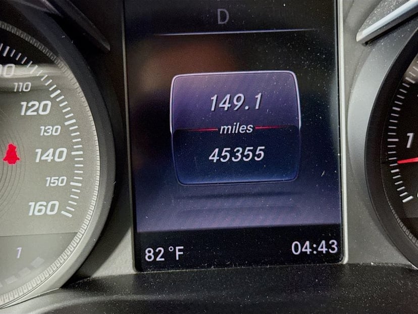 2016 Mercedes-Benz C-Class - Image 12