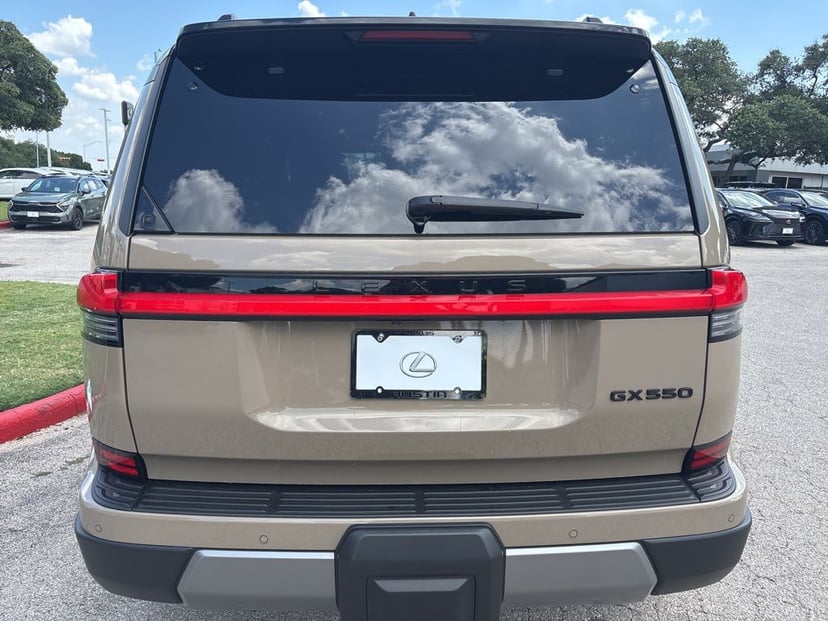 2025 LEXUS GX 550 - Image 3