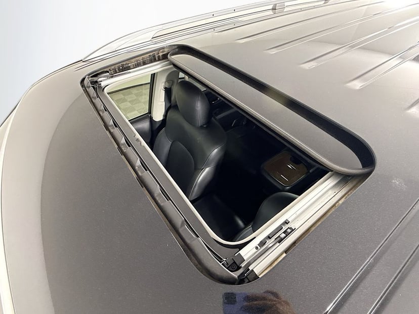 2015 INFINITI QX80 - Image 22