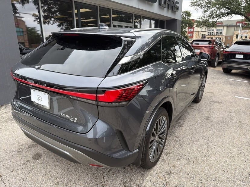2025 LEXUS RX 450h+ - Image 4